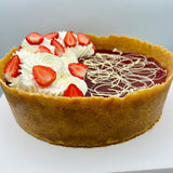 Cheesecake artesanal con fresas frescas en Barcelona, ideal para celebraciones