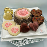 Pack de San Valentín artesanal en Barcelona con mini pastel y dulces