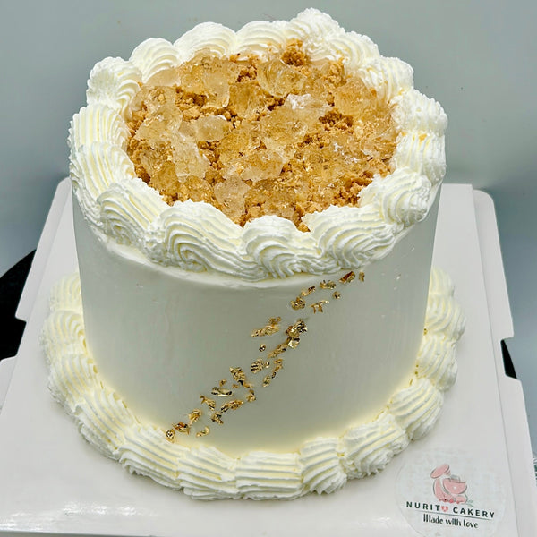pastel de cava y turron artesanal en barcelona con acabado elegante