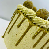 Tarta de pistacho artesanal con crema de pistacho y decoración gourmet – Nurita Cakery Barcelona