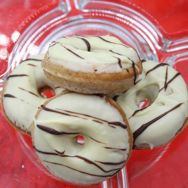 Mini donuts de canela y chocolate blanco (A partir de 6 unidades)