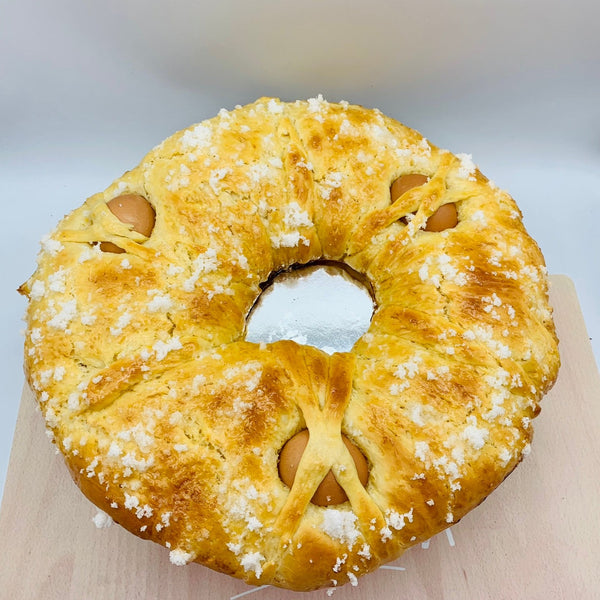Mona o rosca tradicional con huevos duros