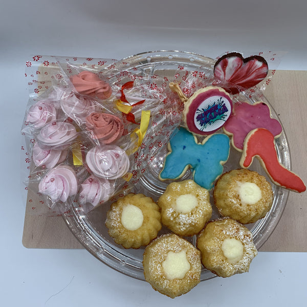 Pack Día de la madre bizcochos rellenos, galletas y ramo de rosas de merengue