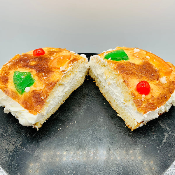 Coca de Sant Joan "San Juan" rellena de nata