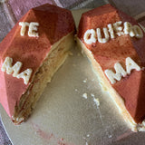 Pastel "TE QUIERO MAMA" corazón bombón, con bizcocho y crema