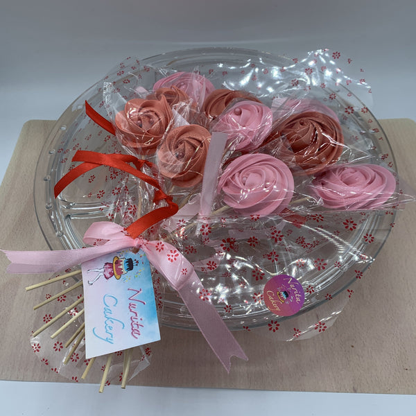 Ramo de 10 rosas grandes y pequeñas de merengue