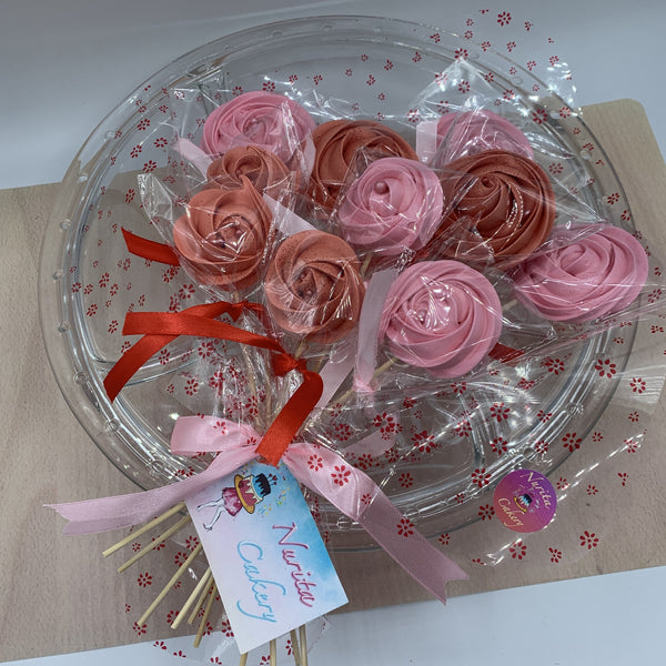 Ramo de 10 rosas grandes y pequeñas de merengue