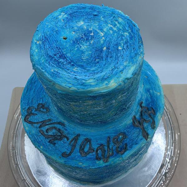 Pastel de vainilla relleno de crema de fresa natural