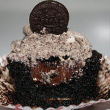 Cupcake de oreo relleno de ganache de chocolate y frosting de oreo