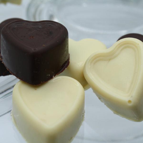 Bombones de chocolate blanco o negro rellenos (a partir de 8 unidades)