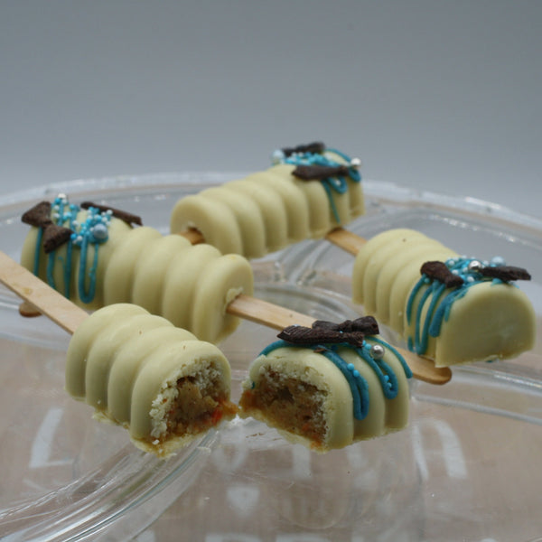 Cakesicles o heladitos de bizcocho de zanahoria y chocolate blanco